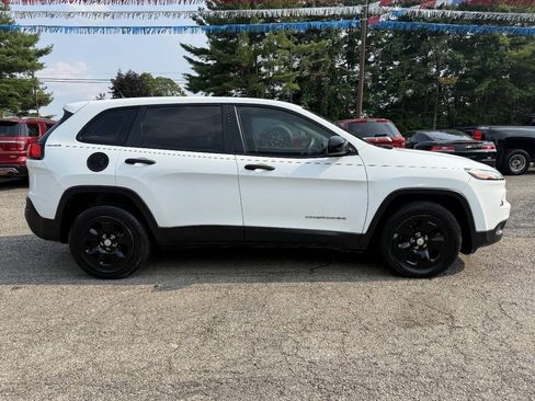 Used 2014 Jeep Cherokee Sport FWD image 8