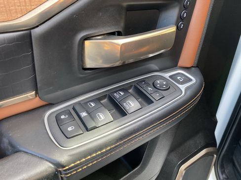 Used 2022 RAM 3500 Limited w/ Max Tow Package image 26