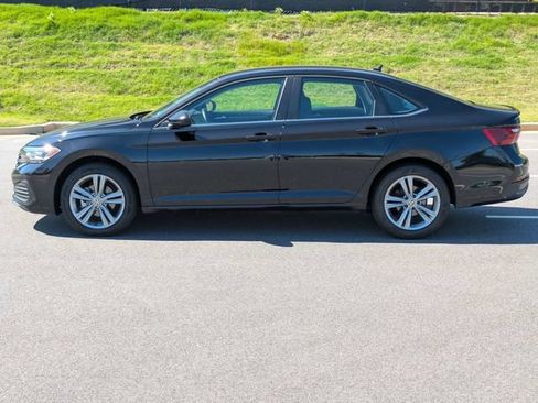Certified 2024 Volkswagen Jetta SE FWD image 6