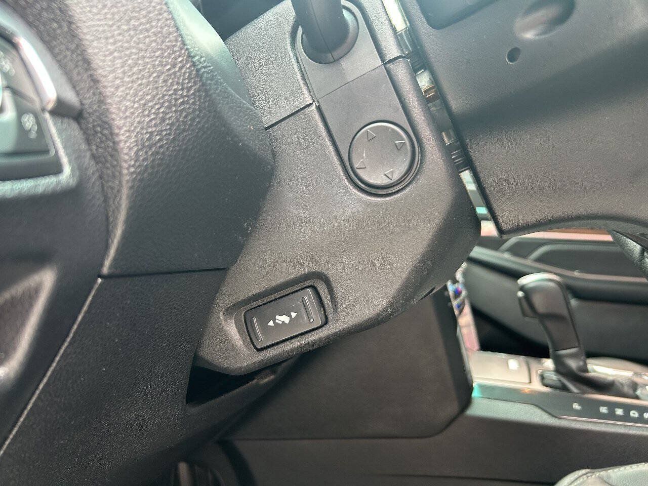 Used 2017 Ford Explorer Limited AWD/4WD image 13