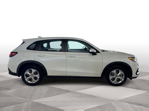 Used 2023 Honda HR-V LX image 9