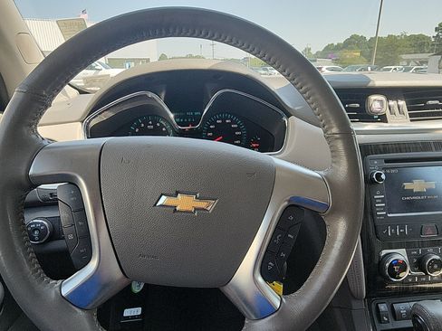 Used 2017 Chevrolet Traverse Premier FWD image 12