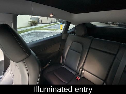Used 2024 Tesla Model Y Long Range image 12