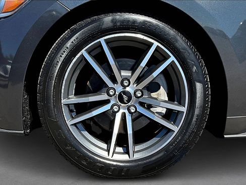 Used 2016 Ford Mustang Coupe image 8