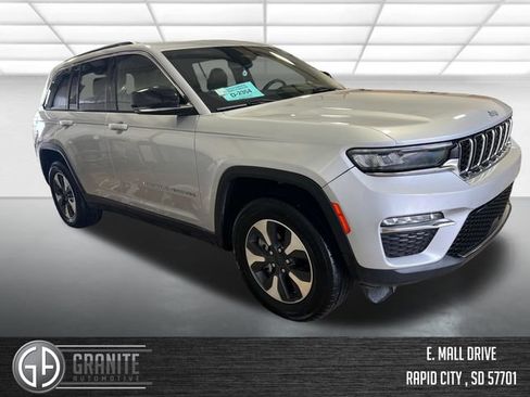 Used 2024 Jeep Grand Cherokee Limited 4xe AWD/4WD image 7
