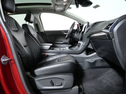Certified 2024 Ford Edge Titanium AWD/4WD image 11