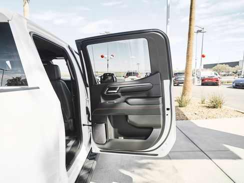 Used 2023 GMC Sierra 1500 AT4 w/ AT4 Premium Package image 17