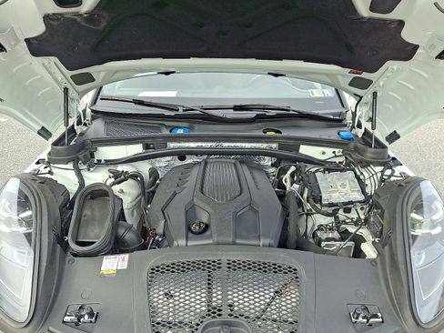 Used 2023 Porsche Macan image 28