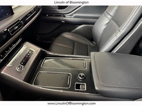New 2026 Lincoln Aviator AWD image 37