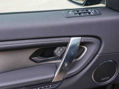 Used 2024 Land Rover Discovery Sport Dynamic SE image 32