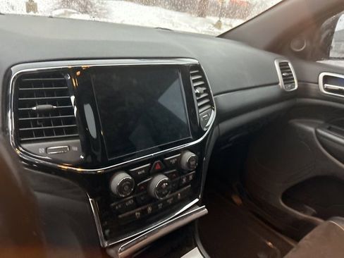 Certified 2020 Jeep Grand Cherokee Altitude image 11