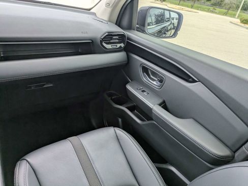 Used 2025 Honda Pilot Touring image 23