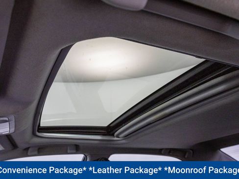 Used 2012 Toyota Camry SE w/ Leather Pkg FWD image 7