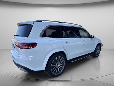 Certified 2026 Mercedes-Benz GLS 450 4MATIC image 5