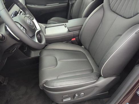 Used 2024 Hyundai Palisade Limited image 4
