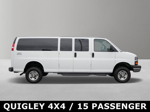 Used 2024 Chevrolet Express 3500 LT w/ LT Preferred Equipment Group image 5