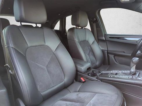 Used 2021 Porsche Macan image 26