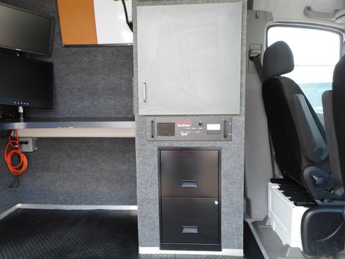 Used 2014 Freightliner Sprinter 2500 RWD image 21
