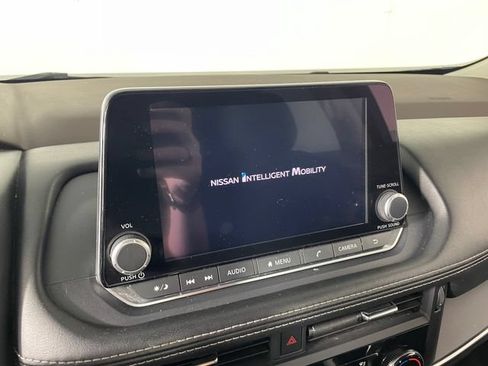 Used 2023 Nissan Rogue S AWD/4WD image 5