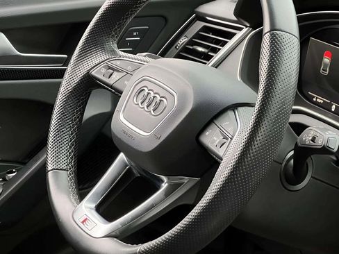 Used 2022 Audi SQ5 Premium Plus w/ Premium Plus Package image 43