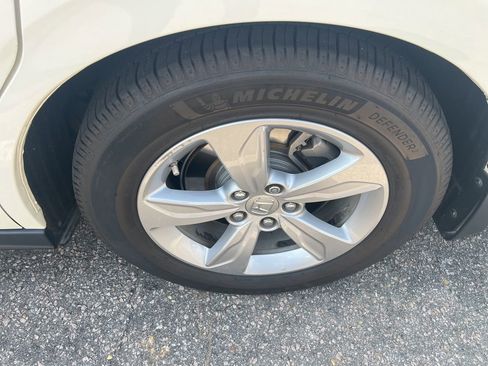 Used 2019 Honda Odyssey EX-L image 18