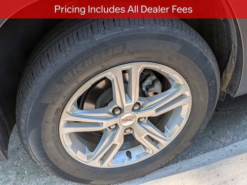 Used 2024 GMC Terrain SLE w/ Driver Convenience Package FWD image 8