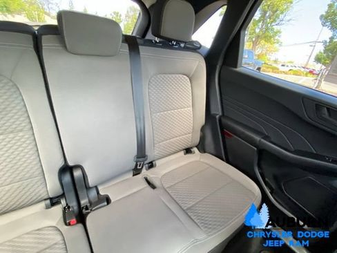 Used 2022 Ford Escape SE FWD image 17