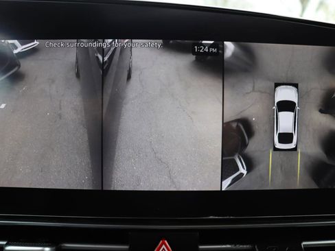 Used 2024 Hyundai Elantra Limited image 33