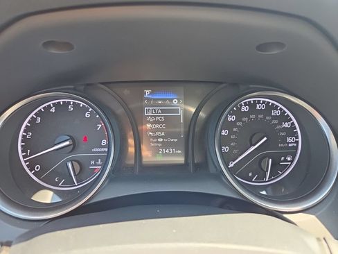 Used 2024 Toyota Camry SE FWD image 12