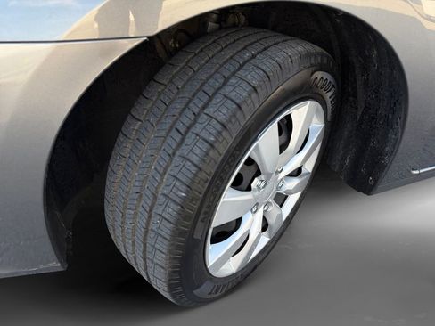 Used 2019 Nissan Sentra S image 10