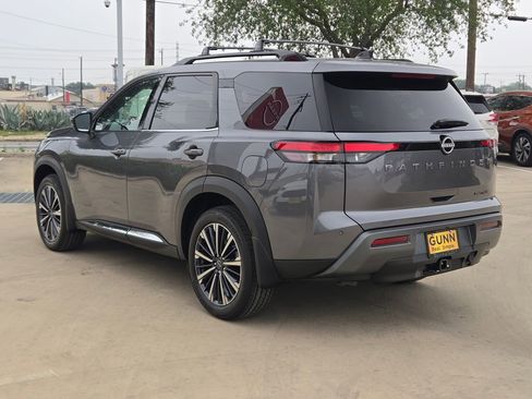 New 2026 Nissan Pathfinder Platinum FWD image 5