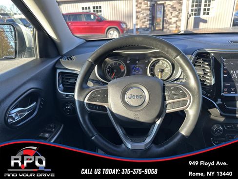 Used 2019 Jeep Cherokee Limited image 8