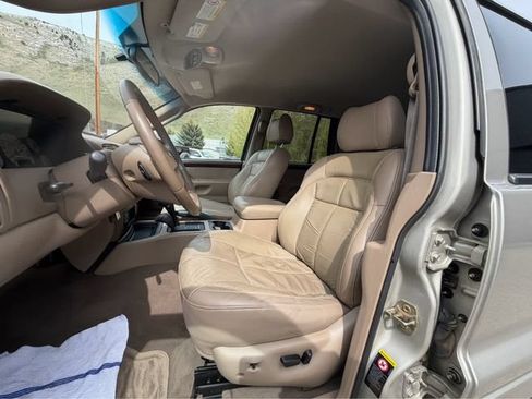 Used 2004 Jeep Grand Cherokee Limited w/ Up-Country Suspension Group AWD/4WD image 17