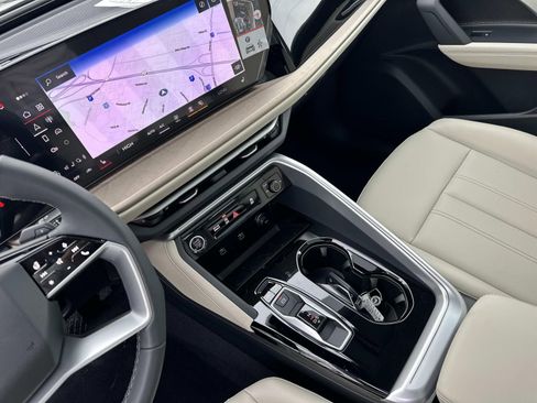 New 2025 Audi Q5 Premium image 24
