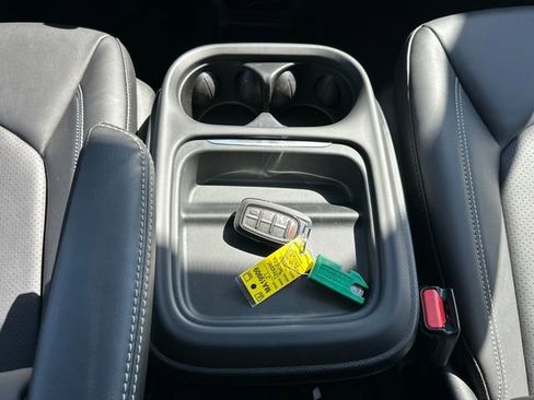New 2027 Chrysler Pacifica Select AWD/4WD image 17