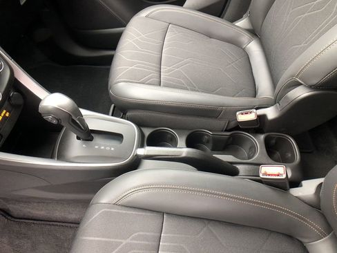 Used 2020 Chevrolet Trax LT w/ LT Convenience Package FWD image 24