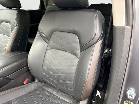 Used 2023 Nissan Pathfinder Platinum AWD/4WD image 9