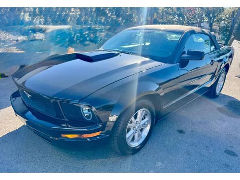 Used 2007 Ford Mustang Premium image 11