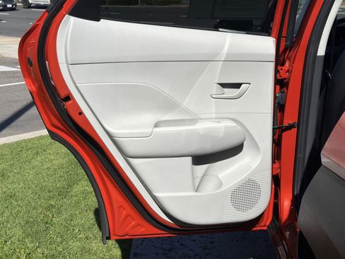 Used 2024 Hyundai Kona SE image 25