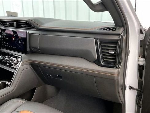 Used 2024 GMC Sierra 2500 AT4 w/ AT4 Premium Plus Package image 18