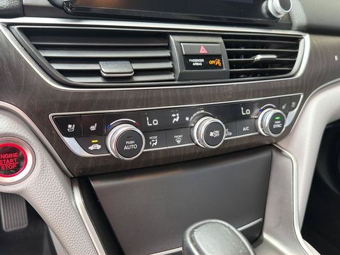 Used 2018 Honda Accord Touring image 27