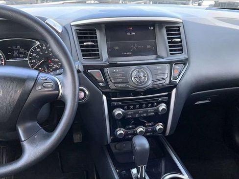 Used 2020 Nissan Pathfinder S AWD/4WD image 6