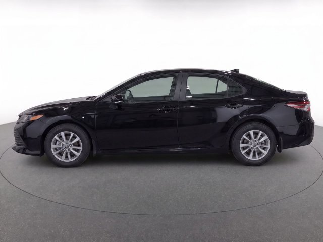 Used 2025 Toyota Camry LE FWD image 7