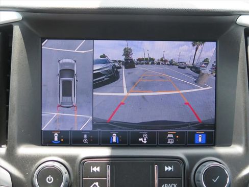 Used 2023 GMC Terrain SLT w/ Tech Package FWD image 19
