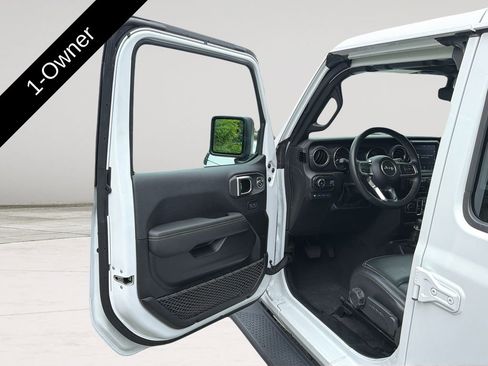 Used 2023 Jeep Wrangler Unlimited Sahara w/ Cold Weather Group AWD/4WD image 38