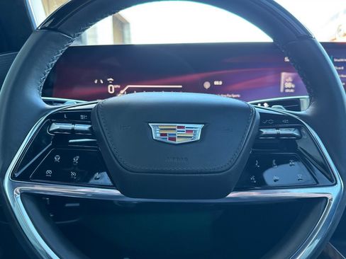 Used 2025 Cadillac Escalade Sport Platinum w/ LPO, Floor Liner Package AWD/4WD image 28