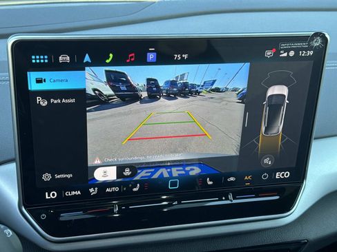 New 2025 Volkswagen ID.4 Pro image 18