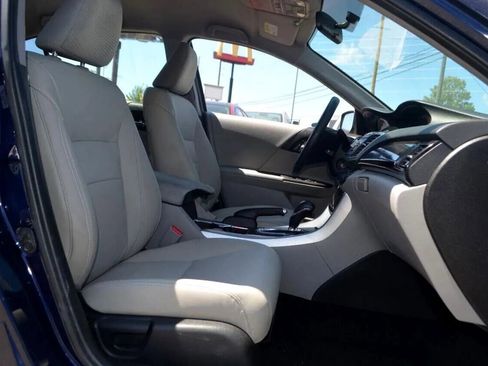 Used 2017 Honda Accord LX image 20