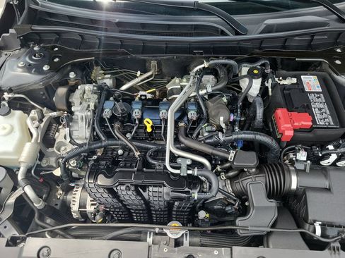 Used 2025 Nissan Altima 2.5 SV FWD image 40