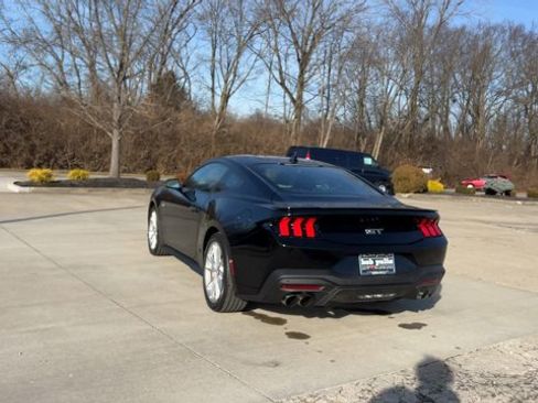 Used 2024 Ford Mustang GT Premium image 7